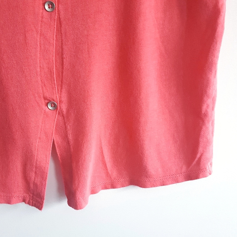 ▪︎Express▪︎Button Back Tux Tail Wedge Tee - Picture 5 of 8